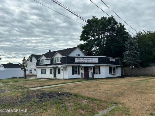 1900 State Route 35, WALL TOWNSHIP, NJ, 07719-3513 | Card Image