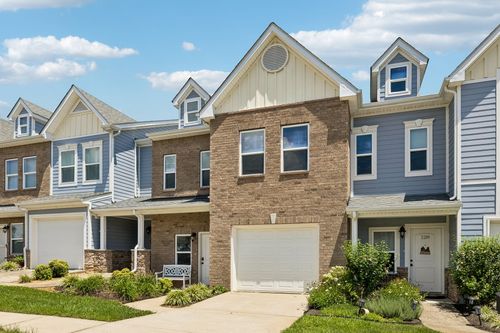 2217 Drone Way, Columbia, TN, 38401-2959 | Card Image