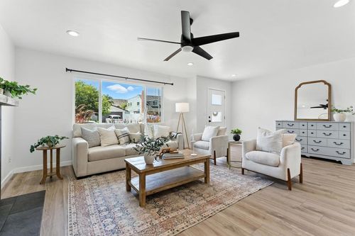 10021 Allenwood Way, Santee, CA, 92071-1604 | Card Image