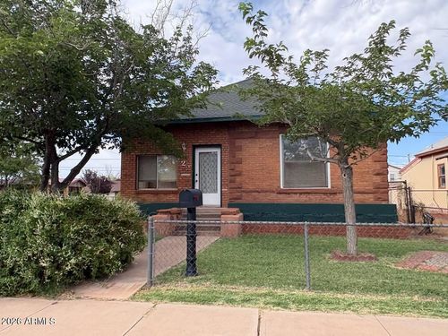 222 W Fourth St, Winslow, AZ, 86047-3507 | Card Image