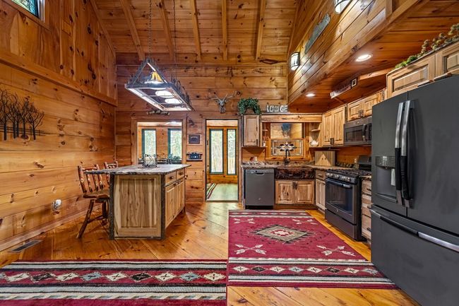 143 Kaely Dr, Home with 3 bedrooms, 3 bathrooms and null parking in Mineral Bluff GA | Image 18