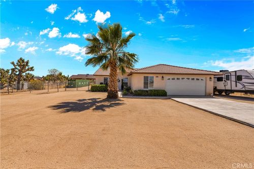 58085 Belmont St, Yucca Valley, CA, 92284-8625 | Card Image
