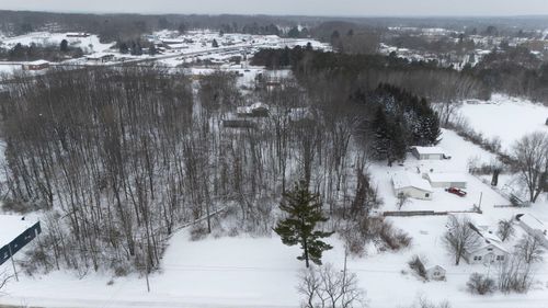 1309 Heightsview Dr, Houghton Lake, MI, 48629-8947 | Card Image