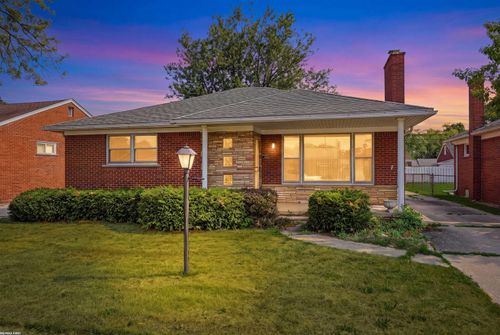 18473 Morningside Ave, Eastpointe, MI, 48021-2723 | Card Image