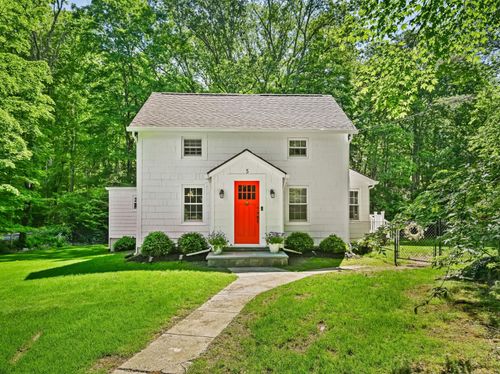 5 Hunting Ridge Rd, Stamford, CT, 06903-3227 | Card Image