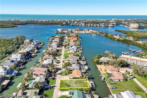 207 6th St, BONITA SPRINGS, FL, 34134-7400 | Card Image