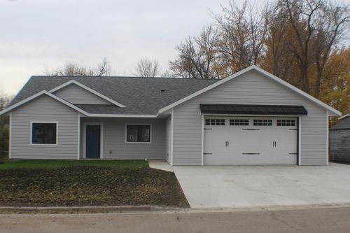 16 Tower St, Kensington, MN, 56343-4570 | Card Image