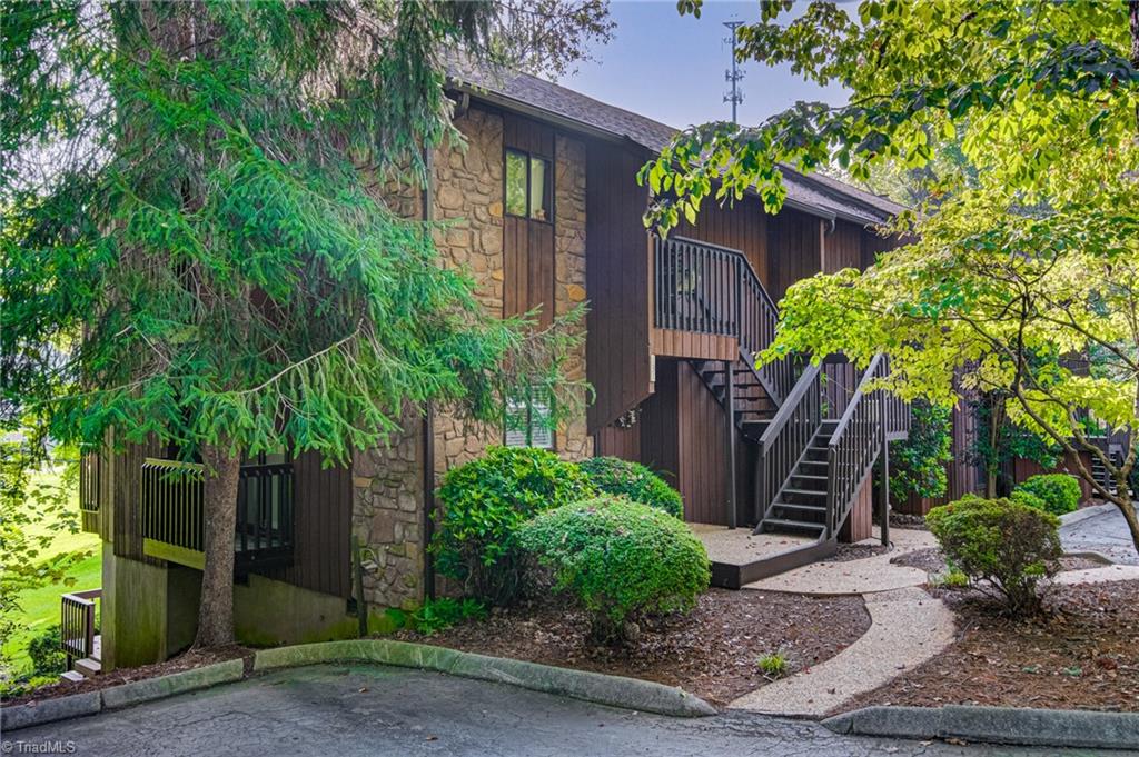 Cedar Lake Trl, Winston Salem, NC 27104