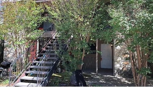 apt-b-7001 Oak Meadow Cir, Austin, TX, 78736-1950 | Card Image