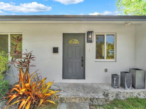 6520 Sw 63rd Ct, South Miami, FL, 33143-3331 | Card Image