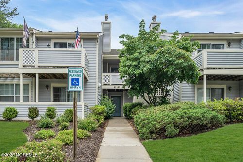 41 Chinkaberry Ct, Howell, NJ, 07731-3005 | Card Image