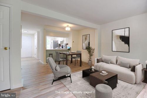 8416 Cedar Falls Ct, SPRINGFIELD, VA, 22153-3852 | Card Image