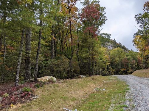 157 Lonesome Valley Rd, Sapphire, NC, 28774-5606 | Card Image