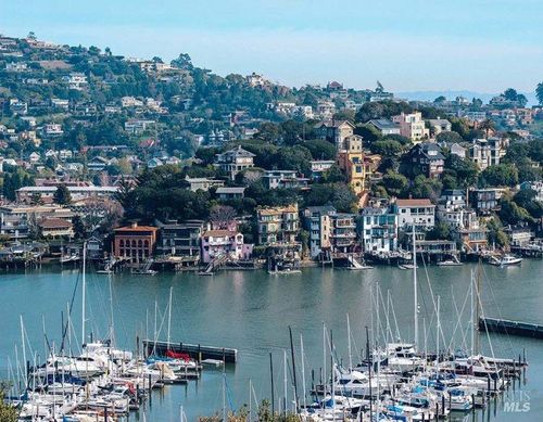 73 Eastview Ave, Tiburon, CA, 94920-2519 | Card Image