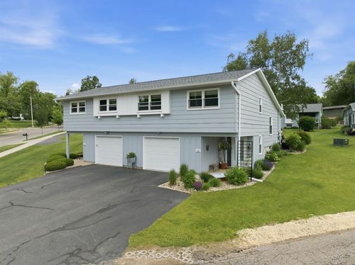 1530 East St, Baraboo, WI, 53913-1437 | Card Image