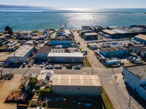 207 Harvard Ave, Half Moon Bay, CA, 94019-4032 | Card Image