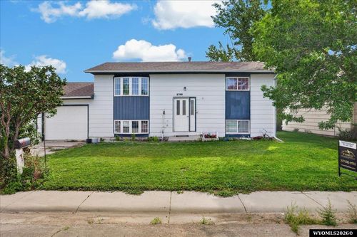 2755 Cherokee Ln, Casper, WY, 82604-3670 | Card Image