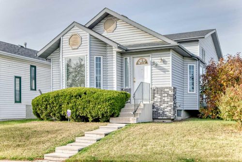 82 Riverglen Dr Se, Calgary, AB, T2C4G3 | Card Image