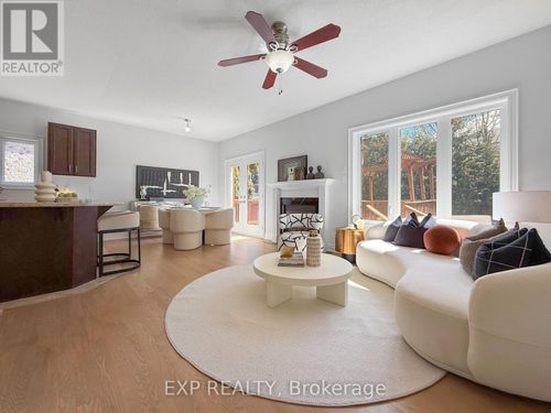 1082 Bob Scott Court, Newmarket (Stonehaven-Wyndham), ON, L3X3L7 | Card Image