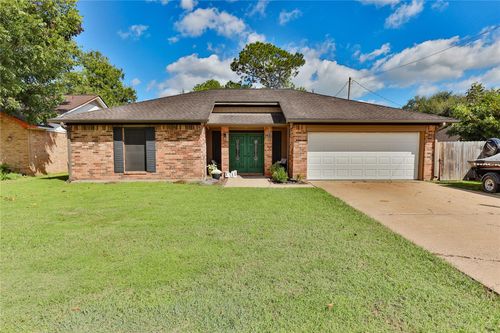 1 Shallowbrook St, Angleton, TX, 77515-3361 | Card Image