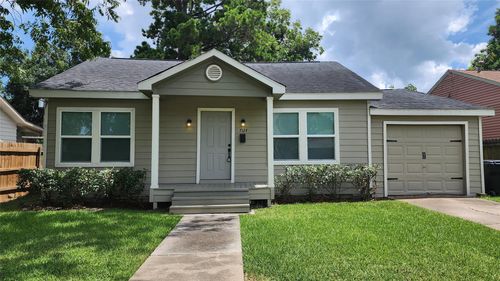 7124 Linden St, Houston, TX, 77087-2824 | Card Image