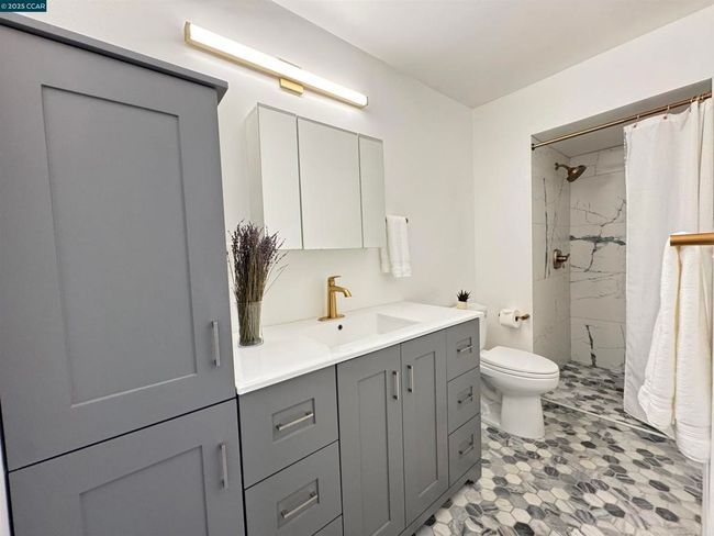 APT-1 - 2145 Donald Dr, Condo with 2 bedrooms, 2 bathrooms and null parking in Moraga CA | Image 4