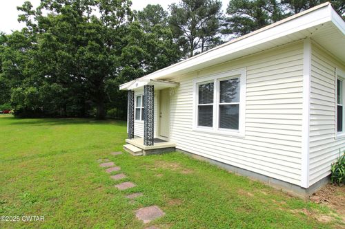 1139 S Main St, Lexington, TN, 38351-7287 | Card Image