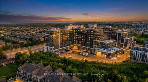 414-395 Dundas St W, Oakville, ON, L6M5R8 | Card Image