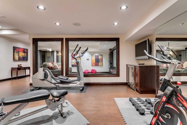 40 Eagle Ridge Pl Sw, House other with 5 bedrooms, 5 bathrooms and 8 parking in Calgary AB | Image 35