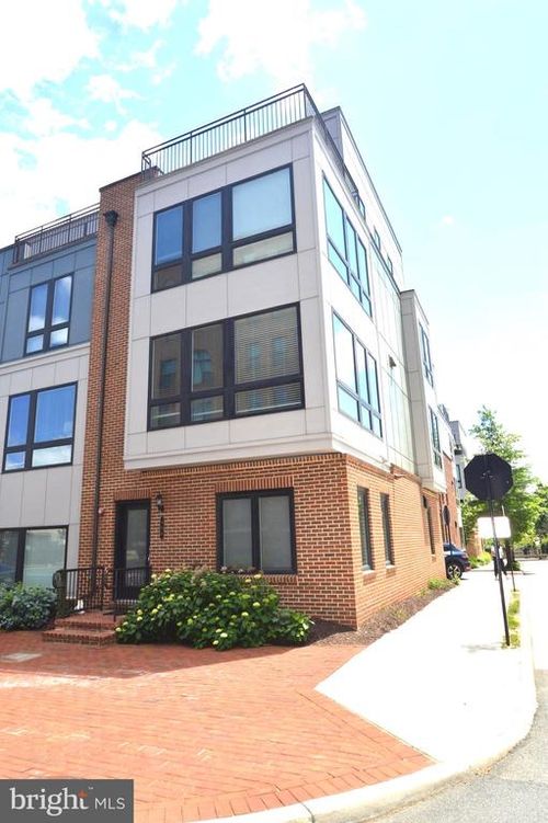 408 Stabler Ln, ALEXANDRIA, VA, 22304-8710 | Card Image