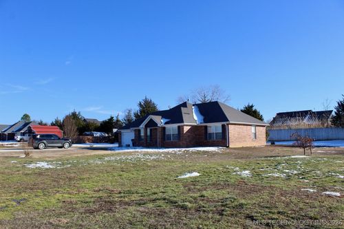 821 Cardinal St, Ada, OK, 74820-4972 | Card Image