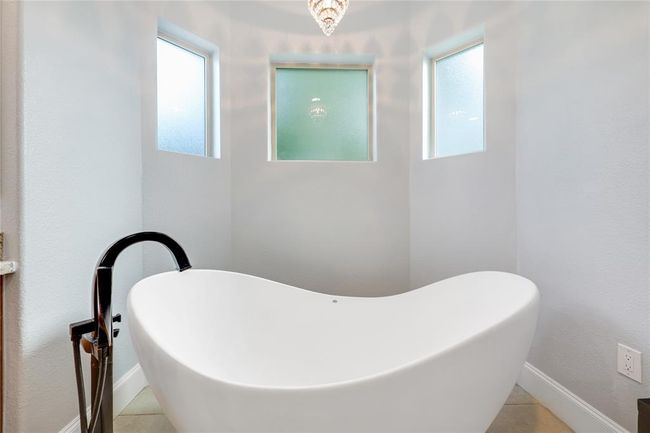 Primary Suite Soaking Tub | Image 22