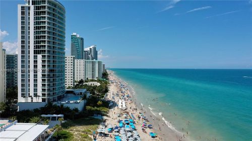 2111-4111 S Ocean Dr, Hollywood, FL, 33019-3055 | Card Image