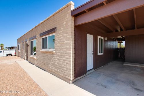 9761 E Sellarole Rd, Tucson, AZ, 85730-3015 | Card Image