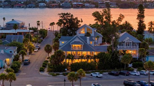 106 2nd Ave, ST PETE BEACH, FL, 33706-4304 | Card Image