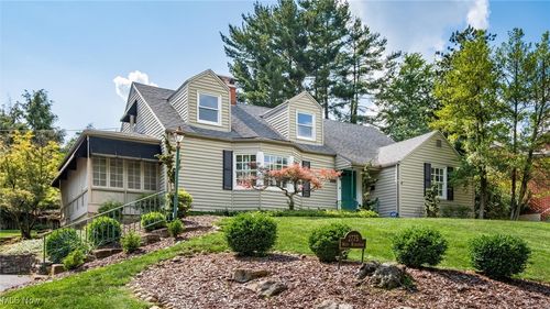 2775 W Ridgewood Cir, Zanesville, OH, 43701-1617 | Card Image