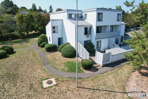 d-2 Hamre Ln, Branford, CT, 06405-3710 | Card Image