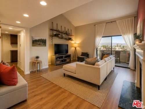 305-7625 Reseda Blvd, Reseda, CA, 91335 | Card Image