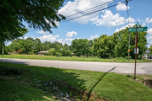 8356 Highway 100, Nashville, TN, 37221-4010 | Card Image