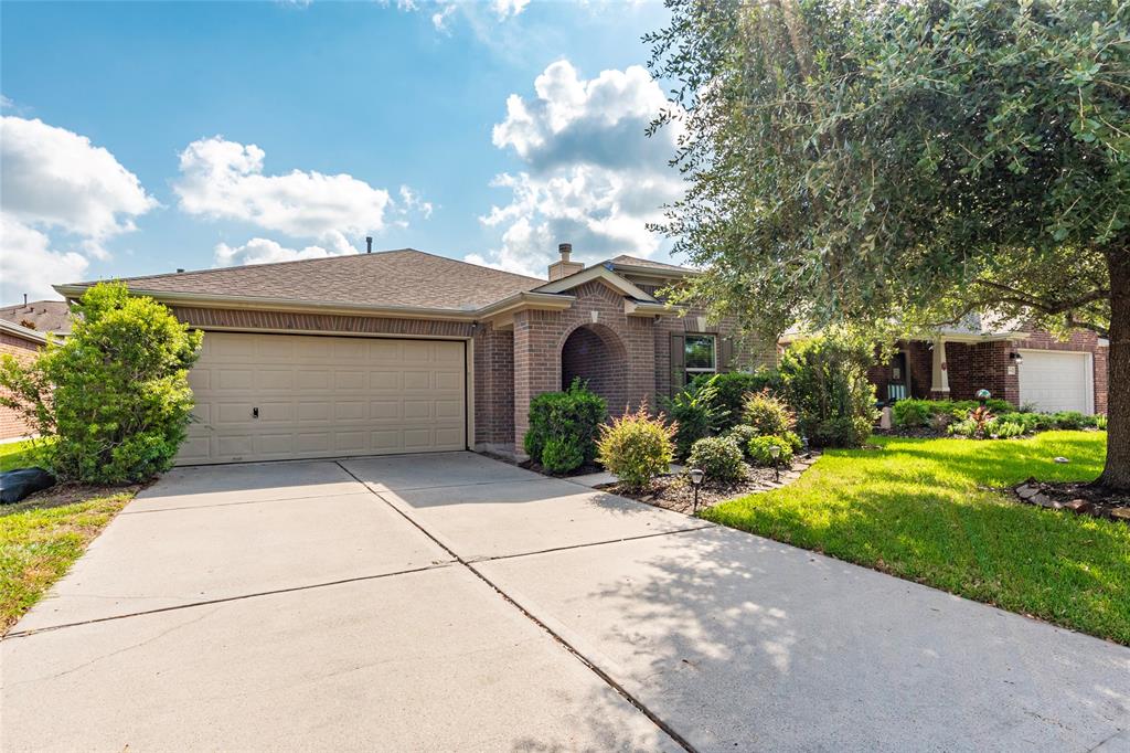 Ponte Leone Ln, League City, TX 77573