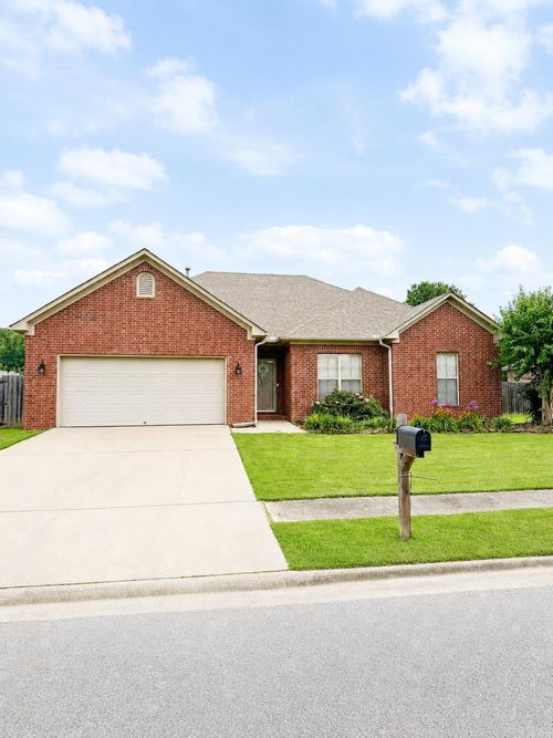 4 Wallace Way, Vilonia, AR, 72173-9243 | Card Image