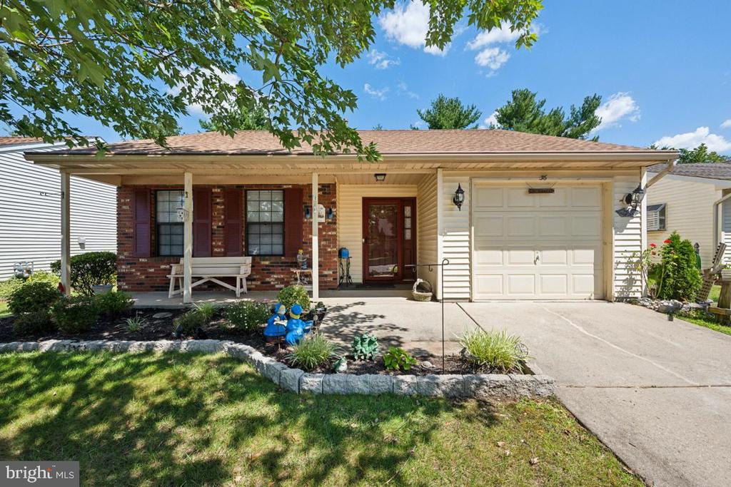 Lake View Ter, Columbus, NJ 08022