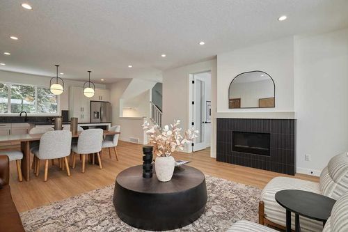417 Shawnee Terr Sw, Calgary, AB, T2Y0X5 | Card Image