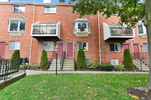 apt-24-101 Grove St, Stamford, CT, 06901-1844 | Card Image