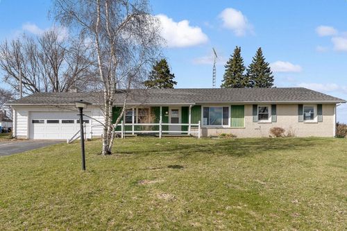 W6390 E Oak Street, KINGSTON, WI, 53926 | Card Image