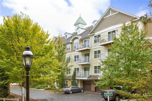 unit-405-26 Schoolhouse Dr, West Hartford, CT, 06110-1438 | Card Image