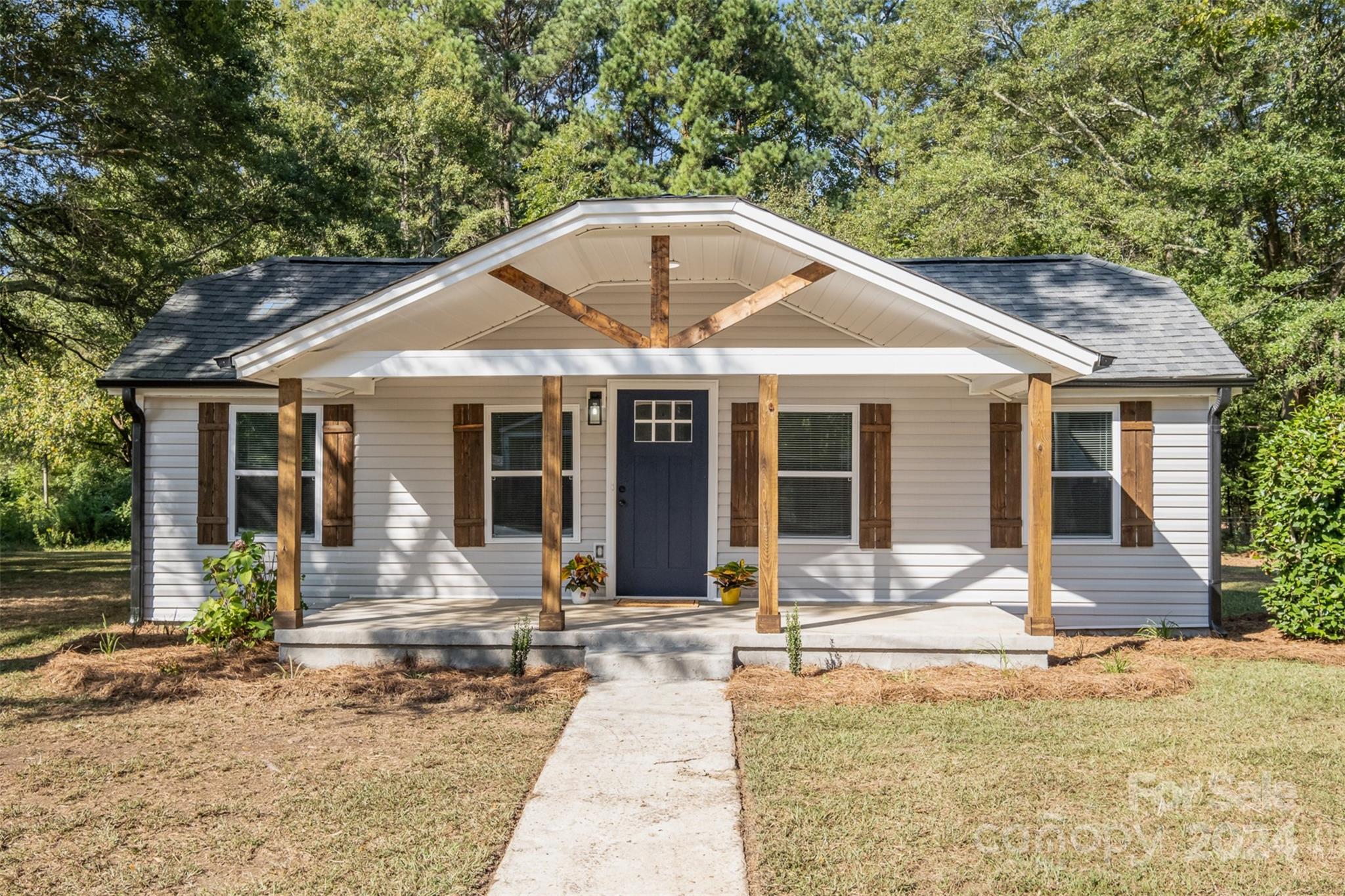 Pine St, Dallas, NC 28034