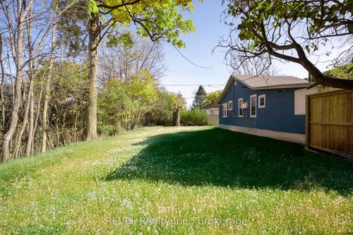 405 Oxford Ave, Fort Erie, ON, L0S1N0 | Card Image