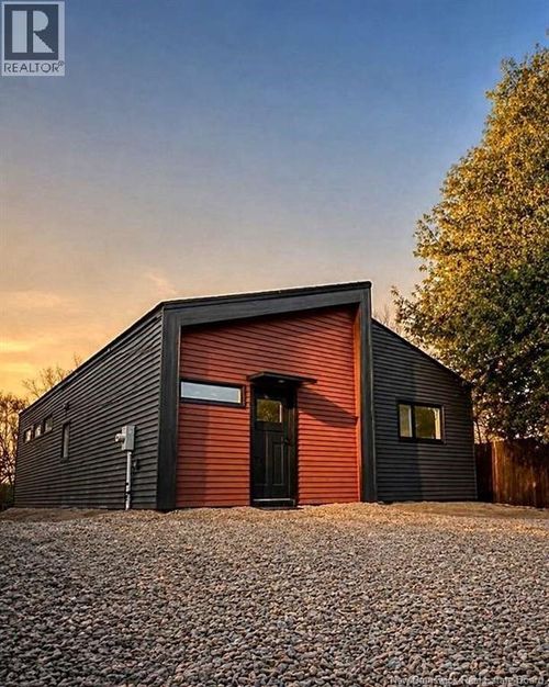 18 Eaton St, Milltown, NB, E3L1E7 | Card Image