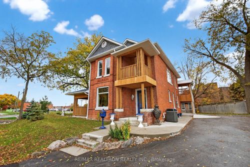 9 The Queensway N/A N, Georgina, ON, L4P1E2 | Card Image